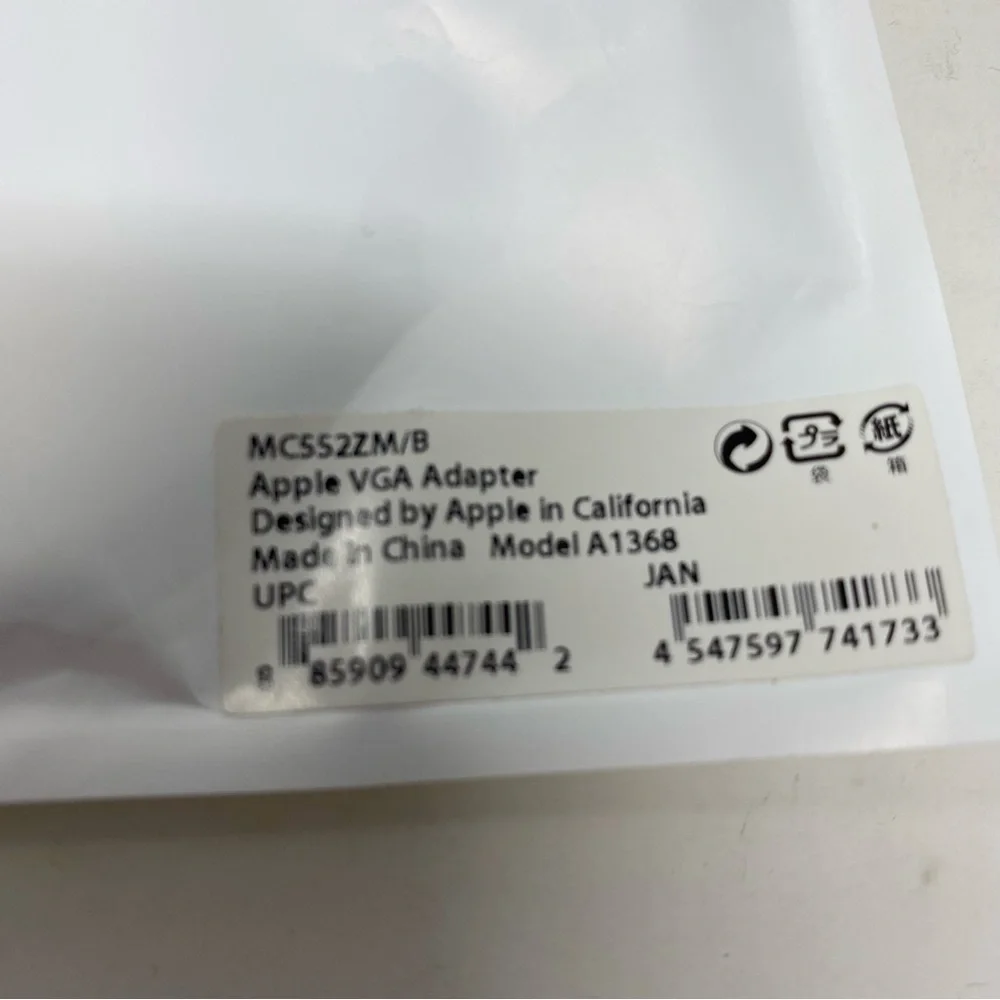 Apple VGA Adapter for iPad, iPhone, and iPod touch